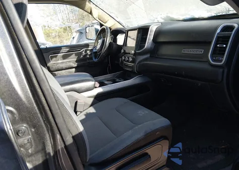 2020 Ram 1500 Big Horn 4X4 6'4 Box z USA, uszkodzony, nr VIN 1C6SRFBT8LN224219